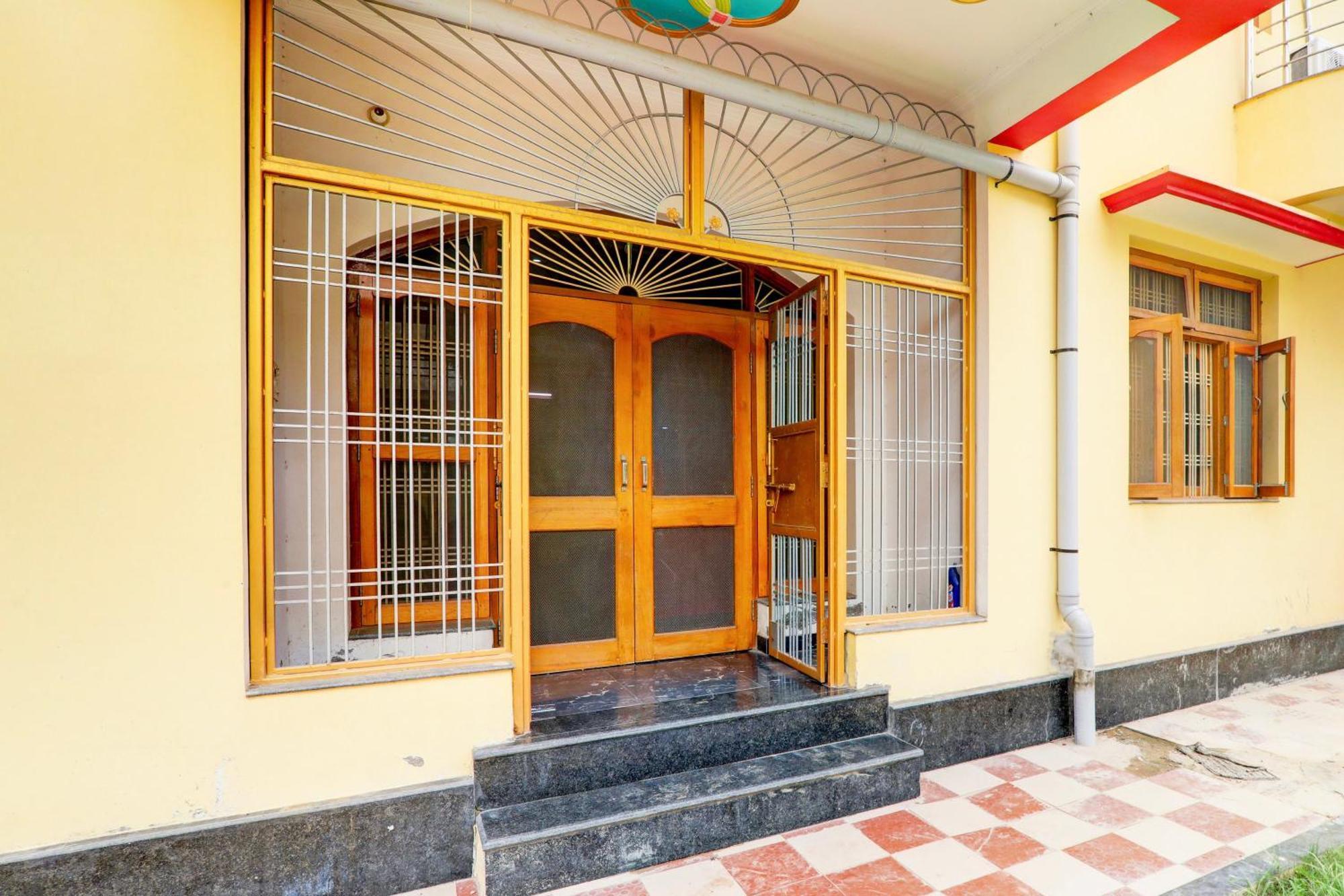 Hotel O Radha Rani Paying Guest House バラナシ エクステリア 写真