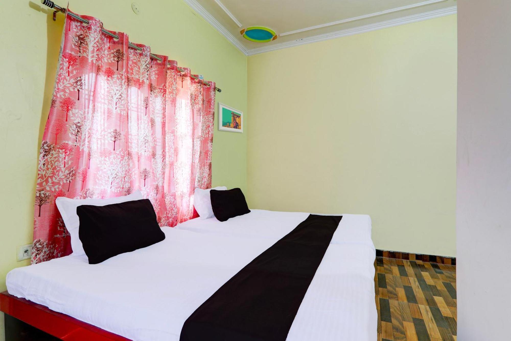 Hotel O Radha Rani Paying Guest House バラナシ エクステリア 写真